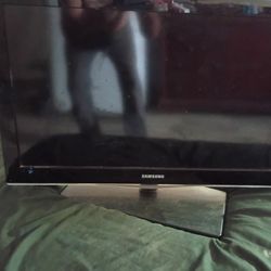 Samsung TV 40 In"