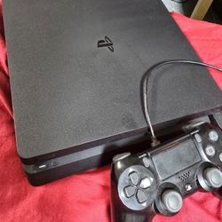 PS4 Slim 500 GB