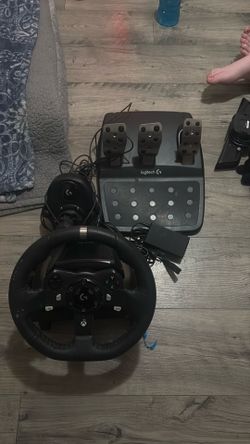 Logitec Xbox steering wheel set