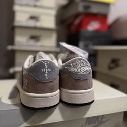 Size 7 Pretty Brown Travis Scottssss Nike Off Whiteee Collaaabbssss :D 