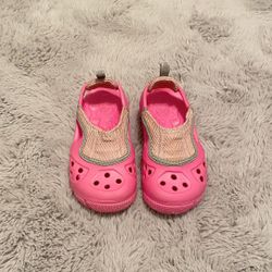 **** LIKE NEW ‼️**** TODDLER YBABY GIRL SHOES- SIZE 8/9 • CROCS