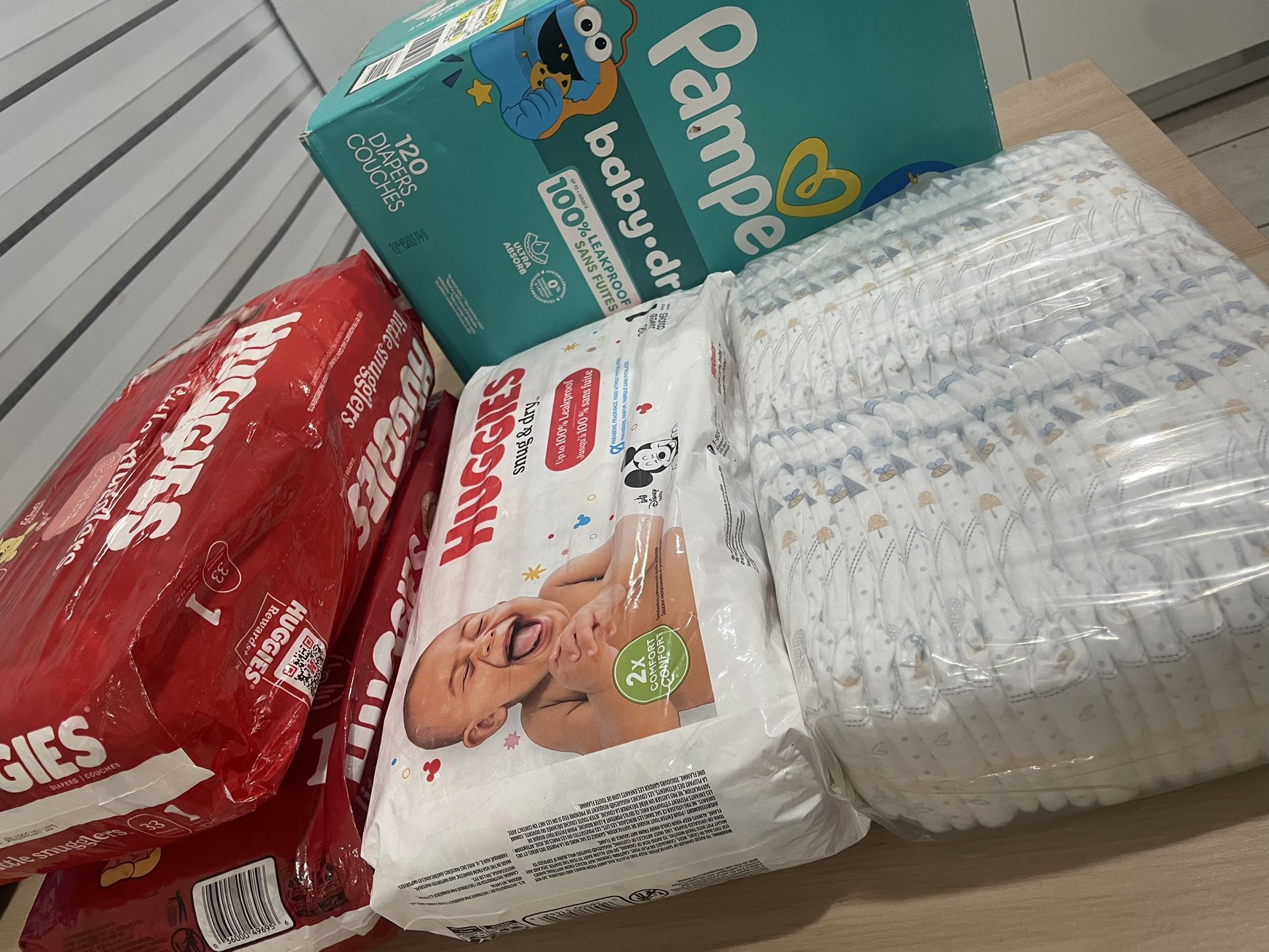 Baby Pampers Size 1 New Born Brand New !