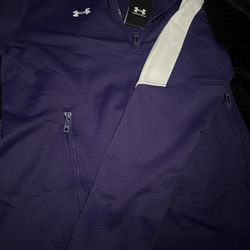 UNDER ARMOUR SWEATER