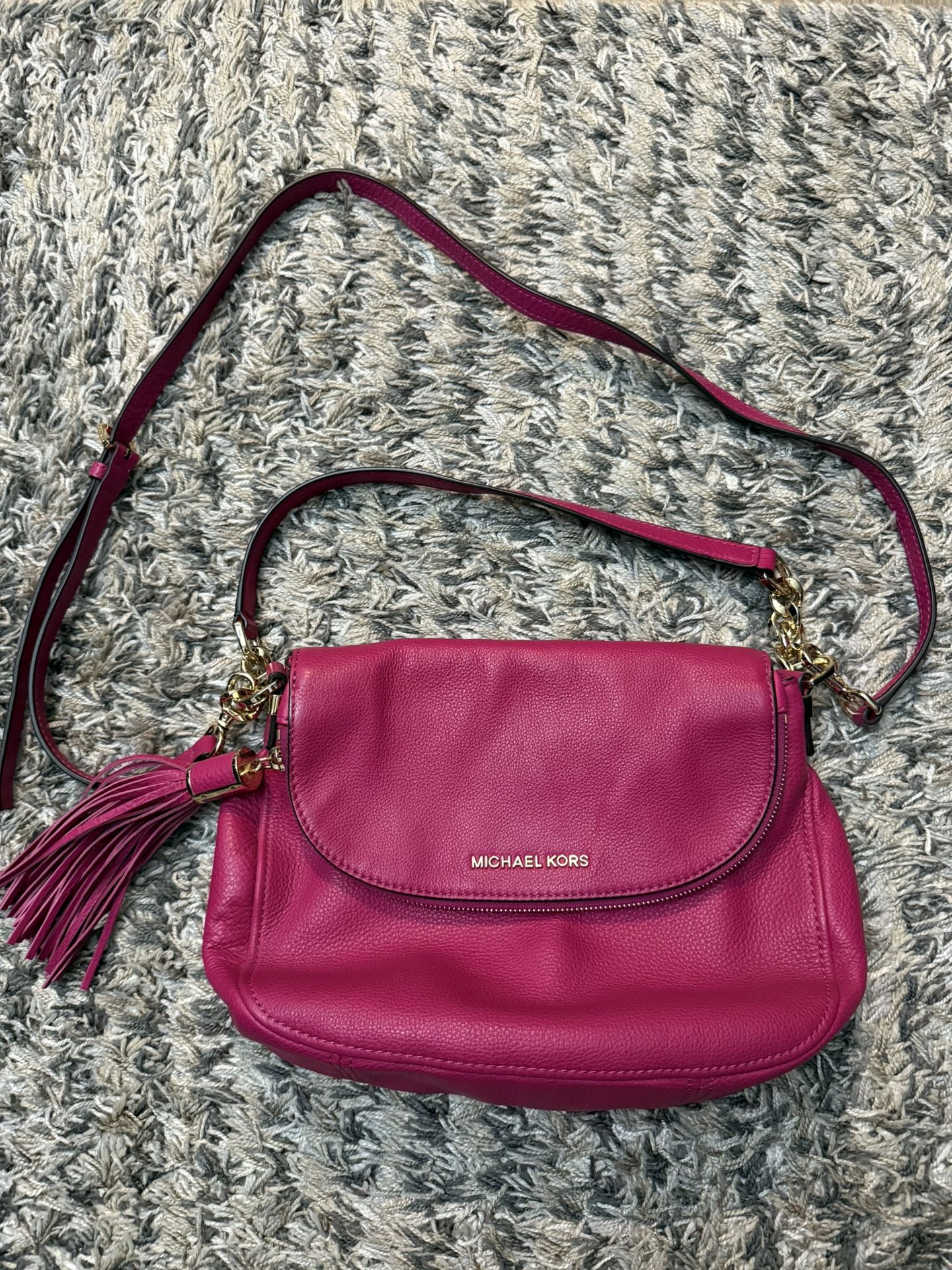 Michael Kors Pink Shoulder Bag – Gently Used, Like New