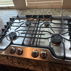 Frigidaire gallery 30x22…gas cook top…excelente Condition