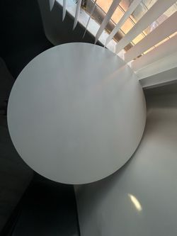 Mod Pop Art white table w chairs