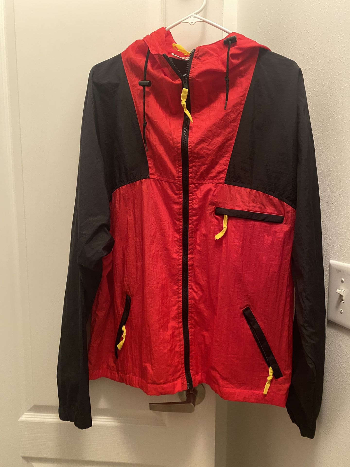 Vintage 1990s Marlboro Adventure Team Windbreaker Jacket Size L