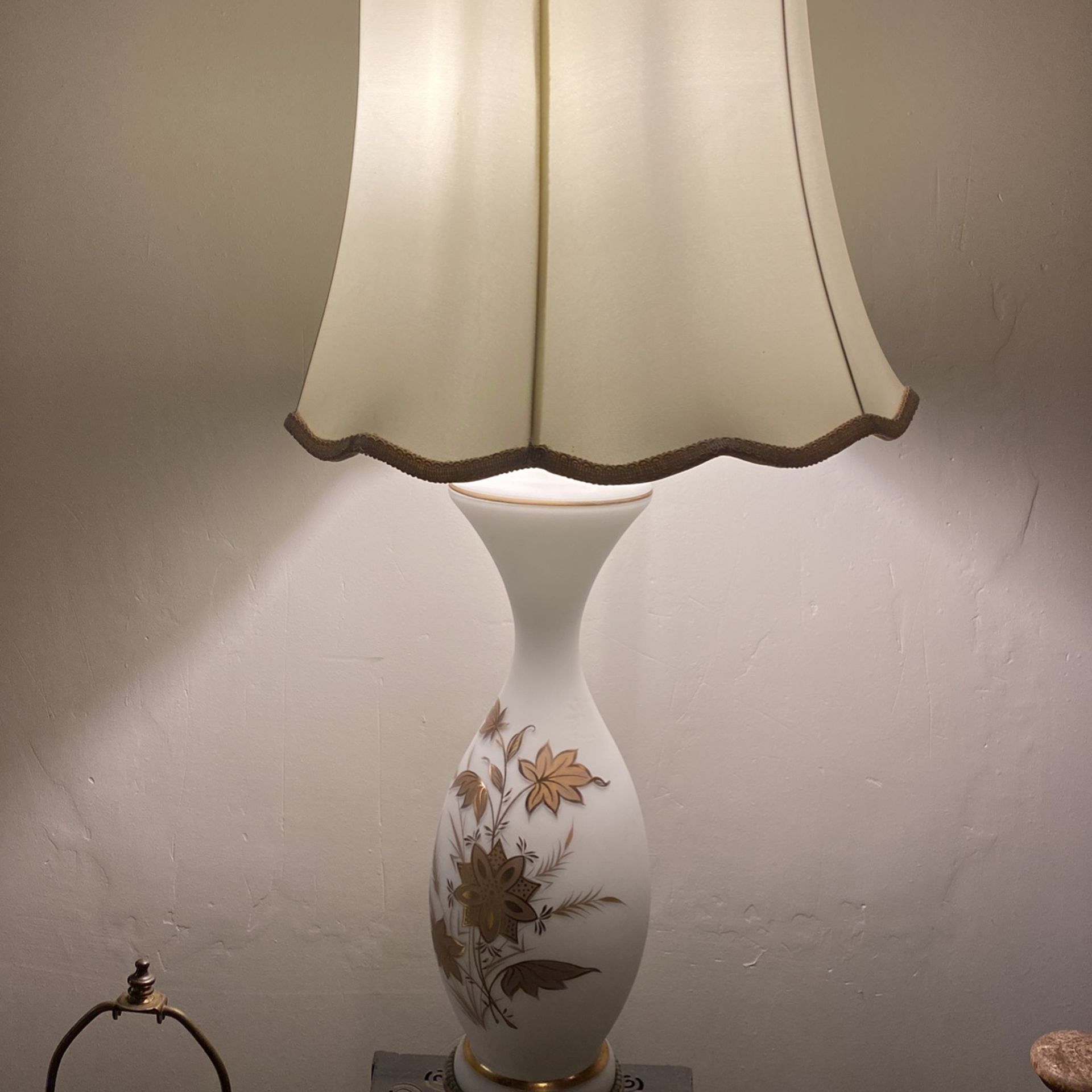 Vintage Lamp White With Gold Floral Pattern Works