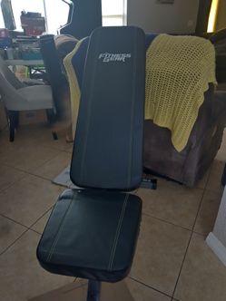 FITNESS GEAR WORKOUT BENCH BEAUTIFUL CONDITION .