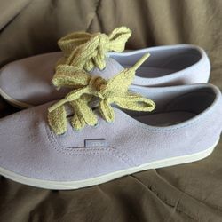 New Vans Suede Sneakers Shoes WOMEN'S 7, MEN'S 5.5 Low Profile Leather Skateboard Surf Rip Curl Volcom Toms Converse Adidas Lugz Cariuma REI Sketchers