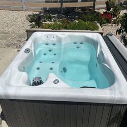 We Will Pick Your Spa Up For Free !! 