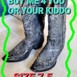 Boots size 7.5 Leather Boots, Grey Boots, Stylish Boots pick-up 'near' 22190 Dunlap Rd. Perris only msg when ready to pickup