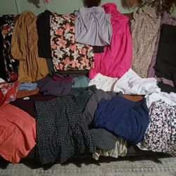 Huge Bundle Of Woman's XL Clothes Mostly 1X And 2X And A Couple 3X