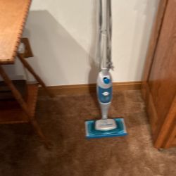 Swiffer steamer clean works excellent condition