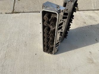 Small block Chevy heads aluminum