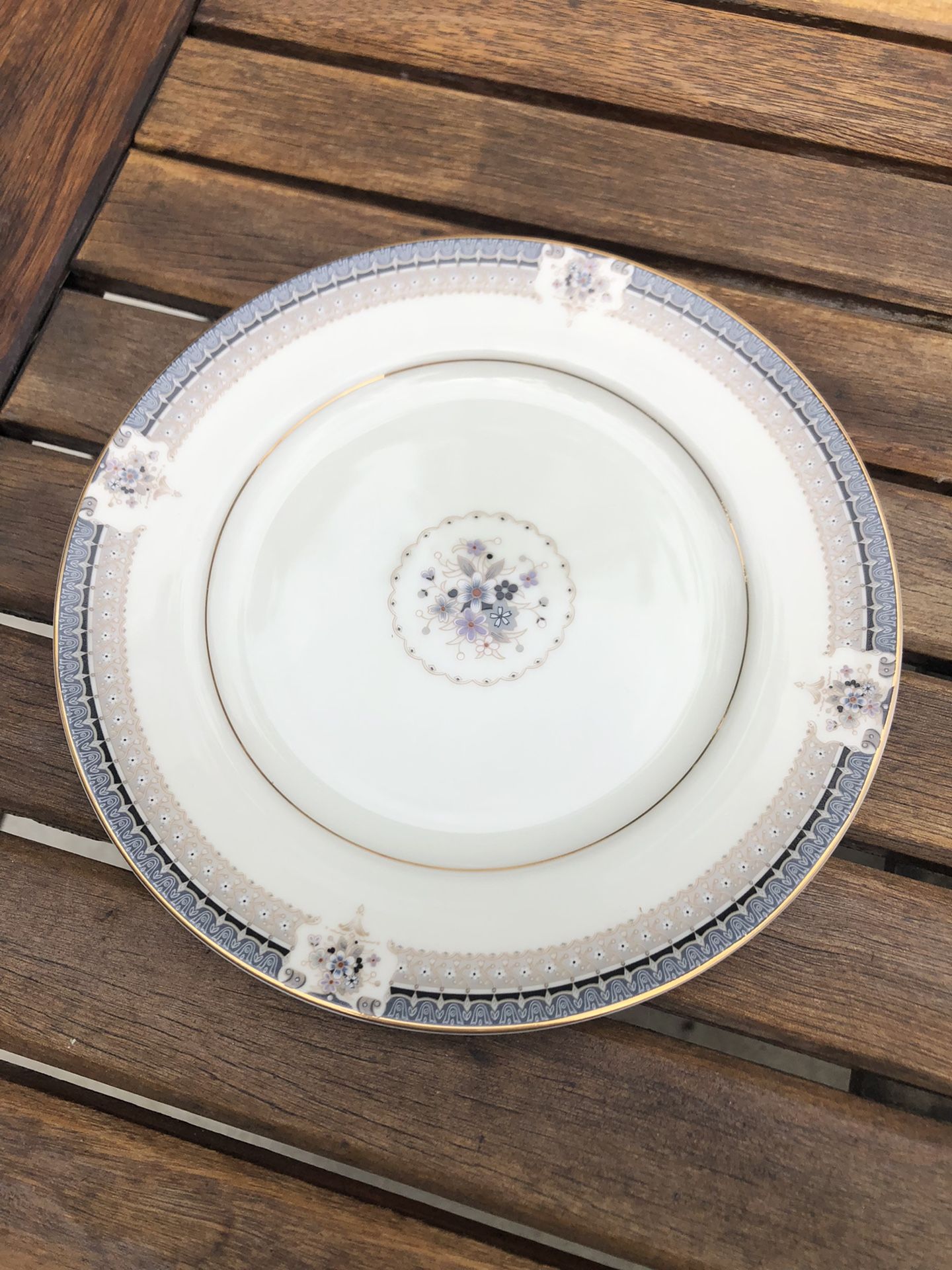 Mikasa 『Grande Ivory L5504 Tropez』　食器20点 Mikasa 『Grande Ivory L5504 Tropez』 食器20点 - メルカリ