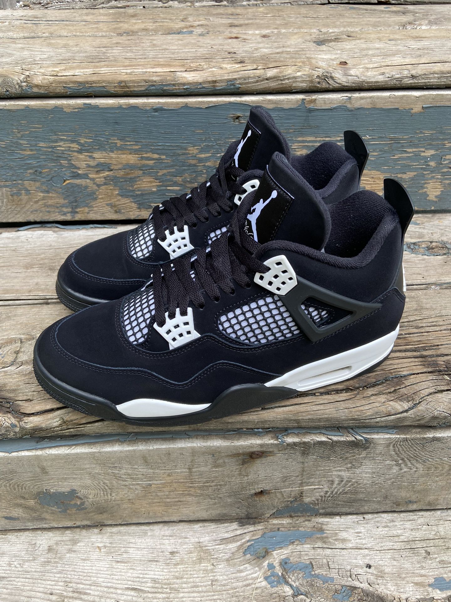 Jordan 4 White thunder (LIKE NEW)