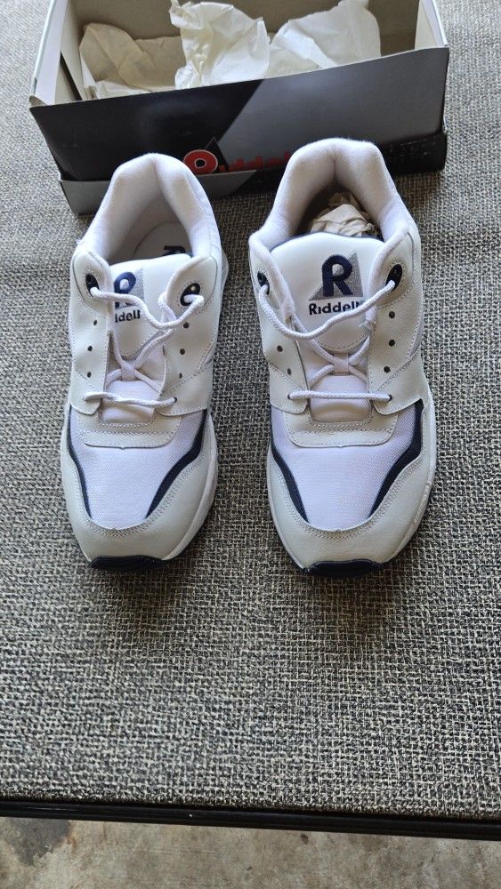 RIDDELL SPORTS SHOES. NEW