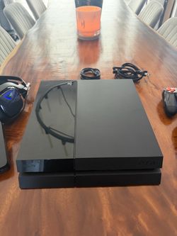 PS4 bundle . Scuff controller . Astro turtle beaches with mixer