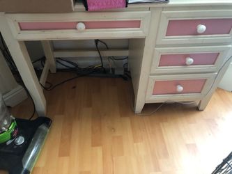 Girls desk