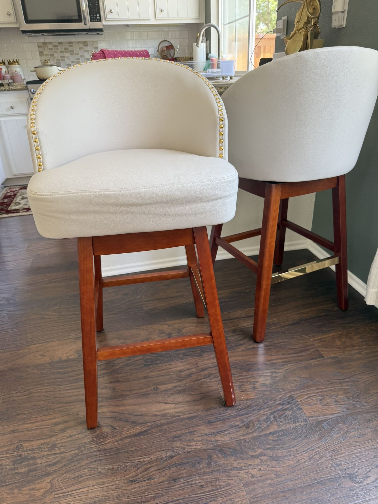 2 Beautiful White Brand New Swivel Counter Stool For Sell