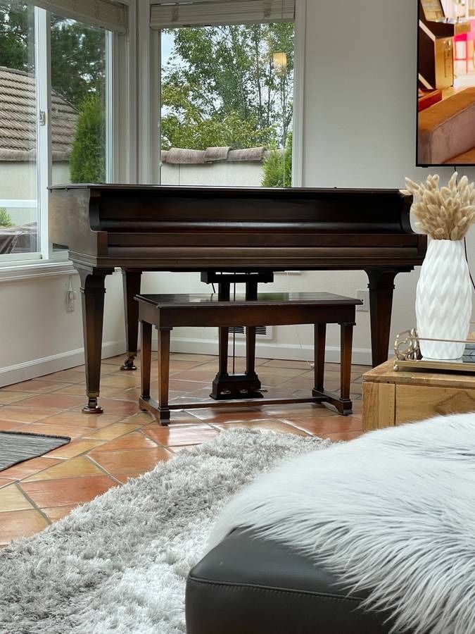 Beautiful Baby Grand Piano Marshall & Wendell