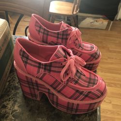 Sugar Thrillz Plaid Platforms- Size 8- I Don’t Share My Cell Number So Don’t Ask!
