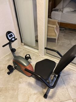 Compact Recumbent Exercise Bike – Adjustable Resistance & Digital Display