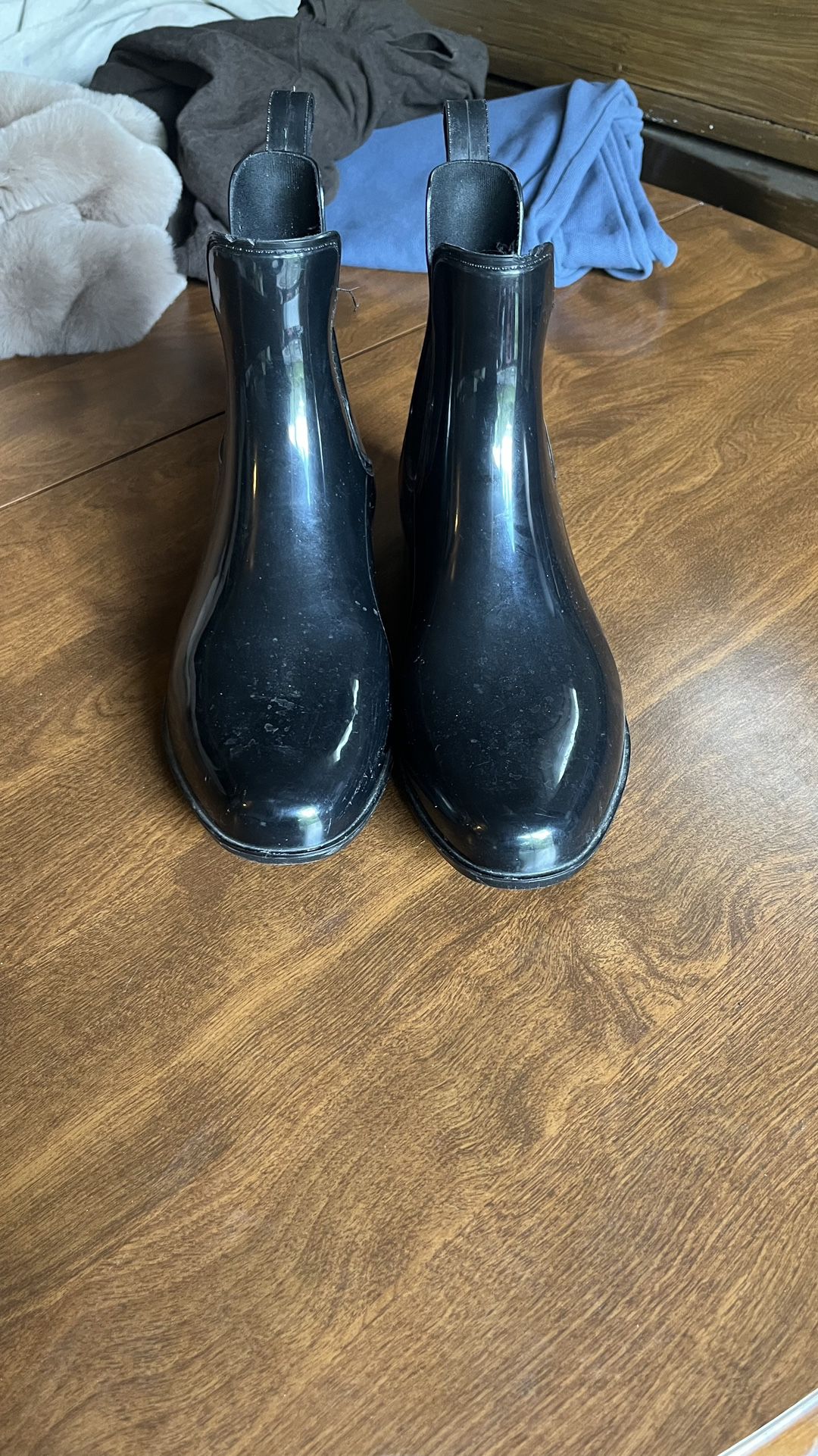 Black Shiny Rain Boots