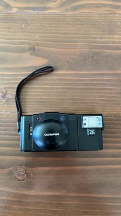 Olympus XA2 zone focus 35mm film camera TESTED, WORKS