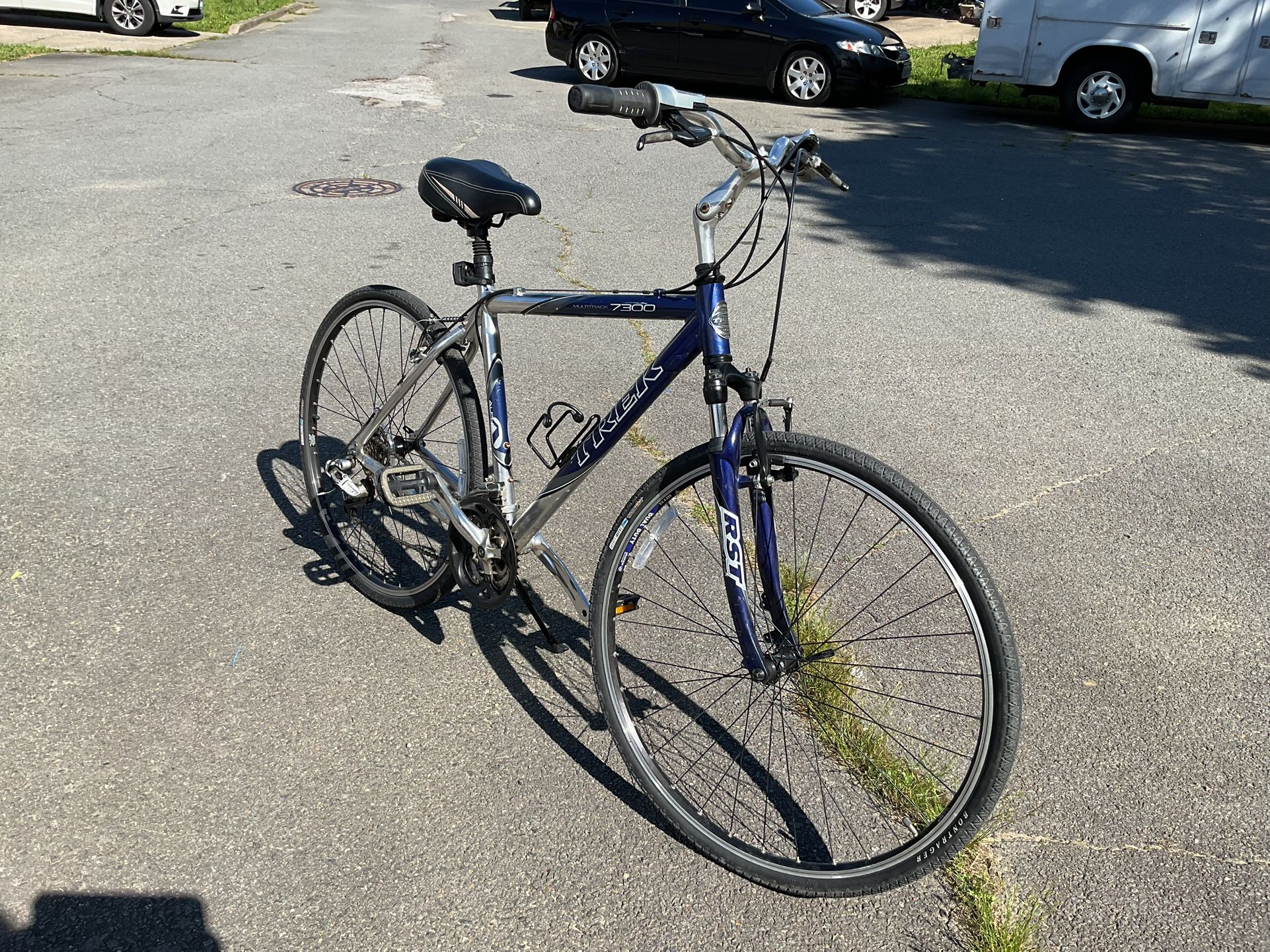 Trek7300 hybrid bike . Size XL