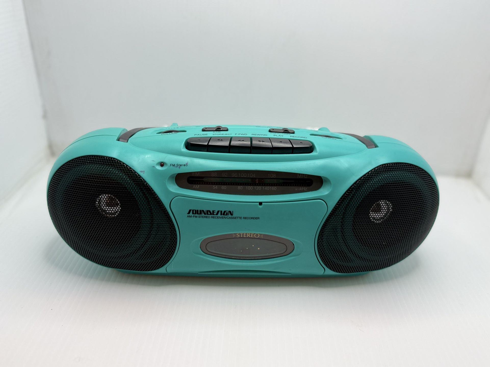 Vintage Soundesign Portaable Radio Stereo Boom box 4629TL Tape Am/FM Player plug