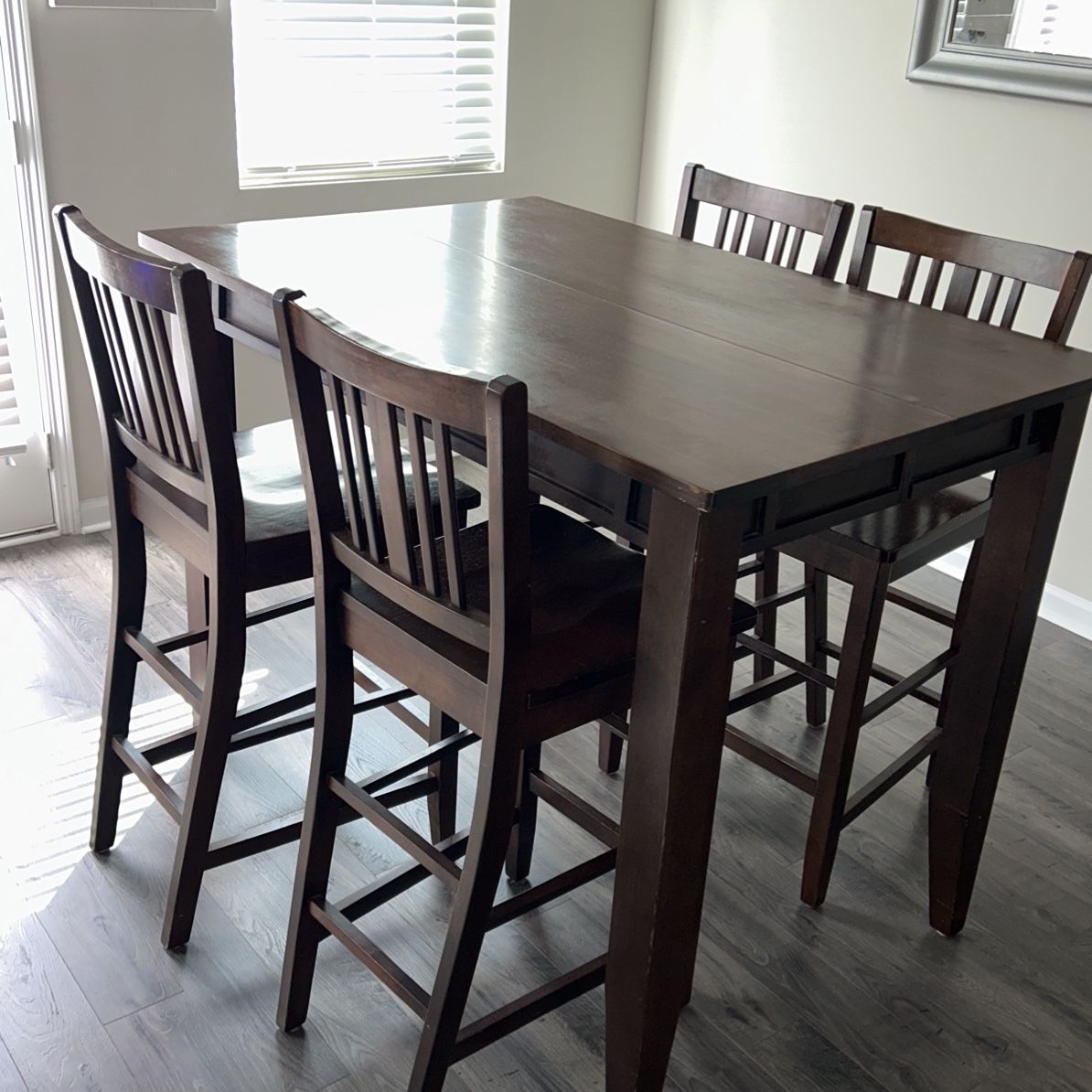 Extendable Dining Room Table