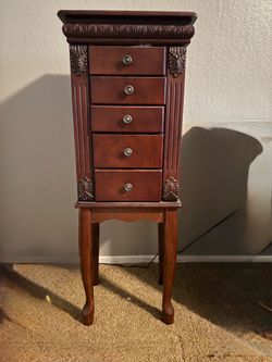 Jewelry Box Stand