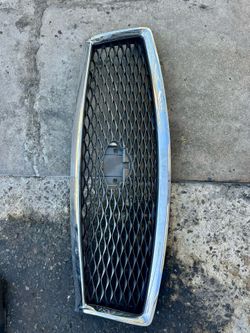 Q50 Front Grille & Engine Cover