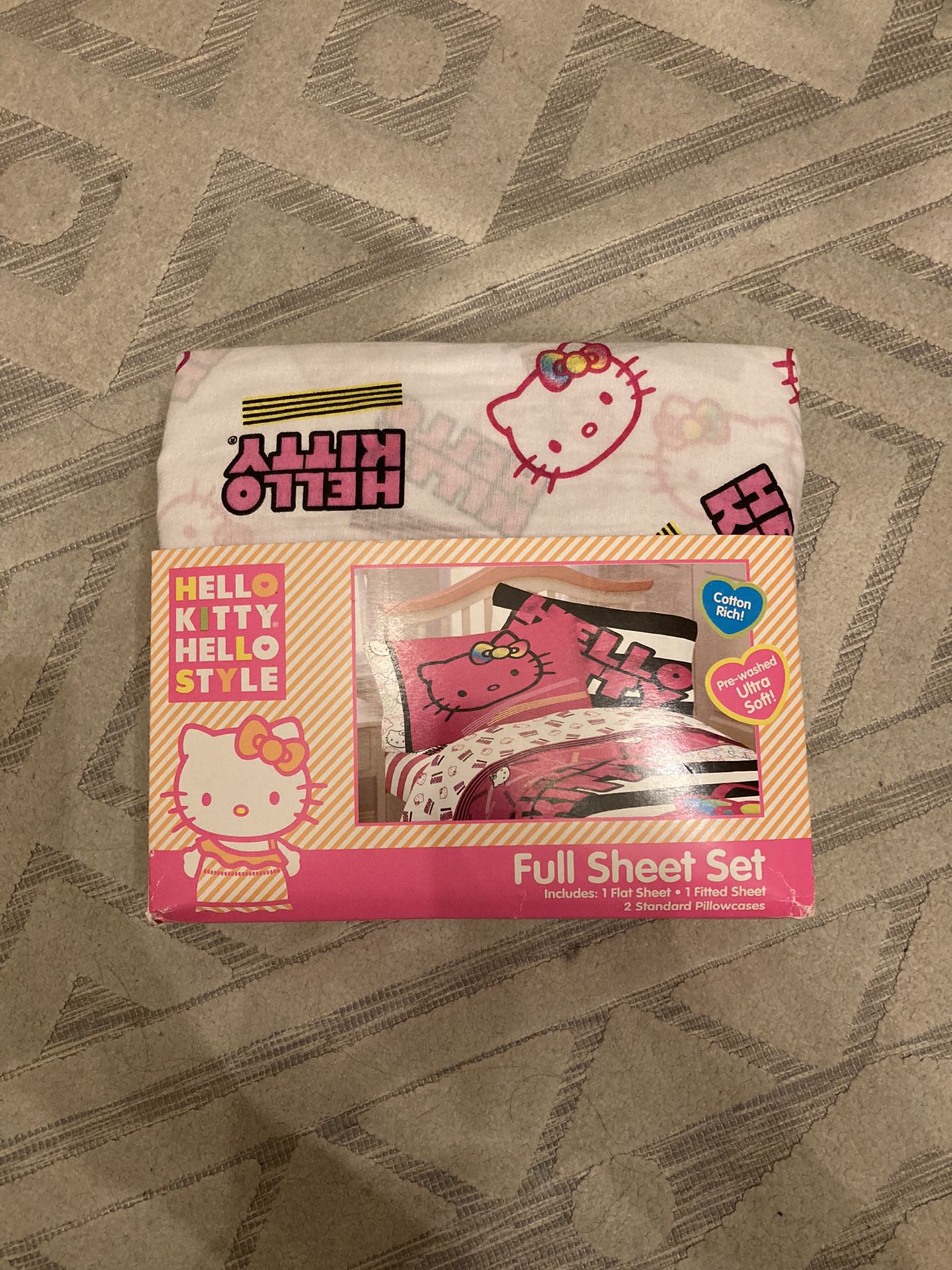 Hello Kitty Full Sheet Set