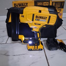 Dewalt 20V MAX XR 18 GA NARROW CROWN STAPLER KIT