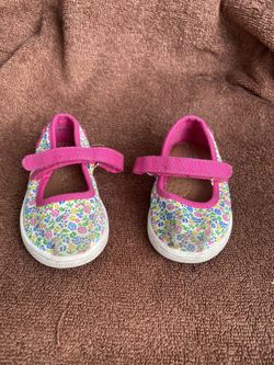 Toms shoes size 5