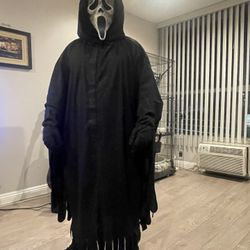Scream2 Robe By Screamrobes .fits Up To 5”3 To 5”4 