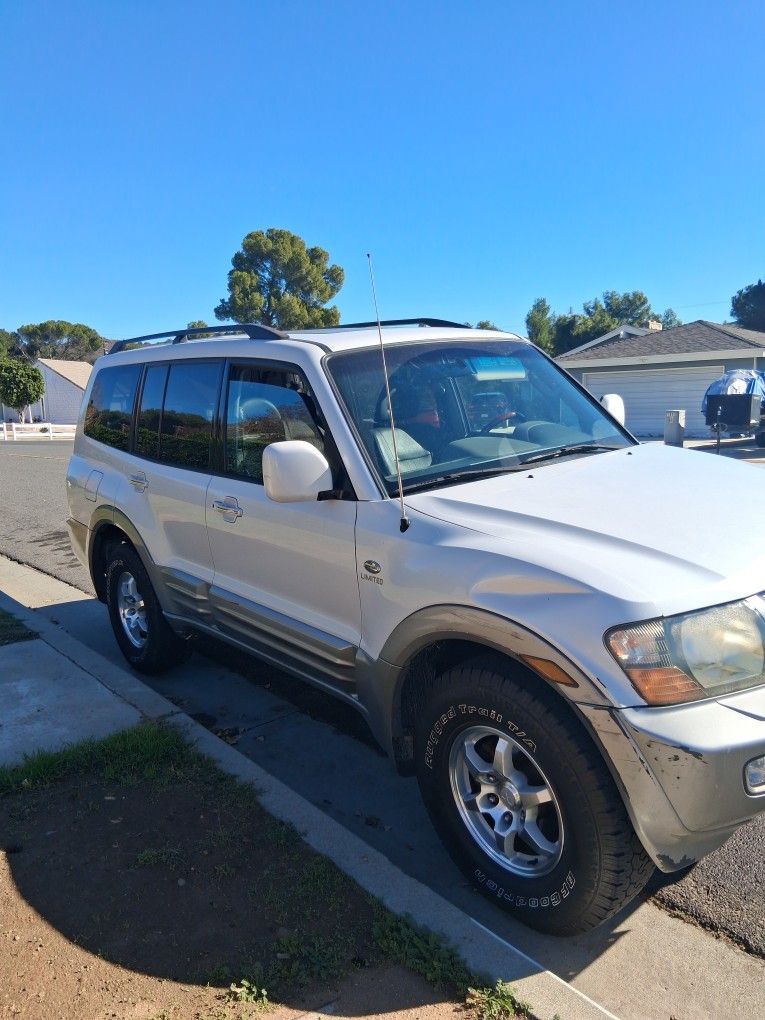 2001 Mitsubishi Montero
