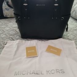 Michael Kors Voyager Shoulder Bag