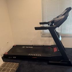 Treadmill Sole F63 Like New 