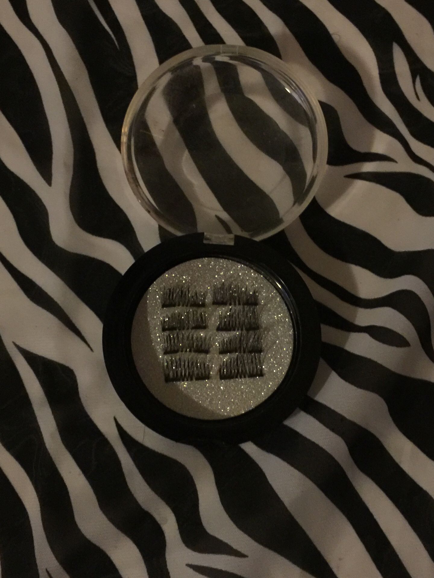 Magnetic EYELASHES