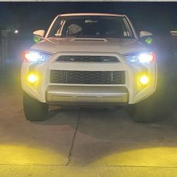 Pair Of 3000k High Powered LED Headlight/fog Light Bulbs 9006