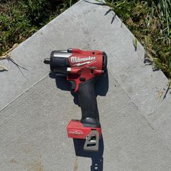 M18 FUEL 18-Volt Lithium-Ion Brushless Cordless 1/2 in. Controlled Mid-Torque Impact Wrench (Tool-On