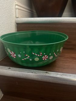 Green Christmas Plastic Serving Bowl