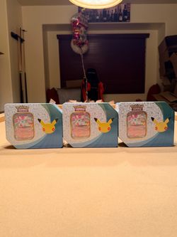 Pokemon Trading Card Game: 30th Celebration Tin Sylveon (New)