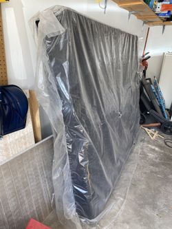 Sealy Mattress Foundation . Queen Size. New 