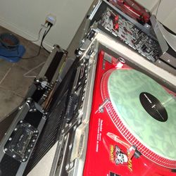 Turntables 1200 Techniques With Numark Mixer