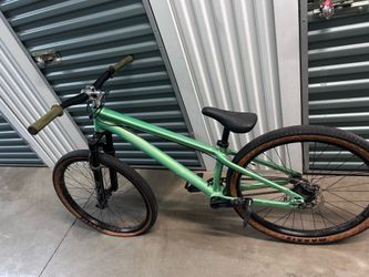 Dirt jumper
